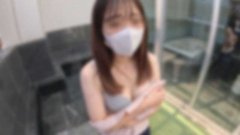 【無・完全素人】有清潔感且超級可愛的20歲！美白肌膚的美巨乳149cm！感覺的表情太可愛了,大叔全程完全勃起！