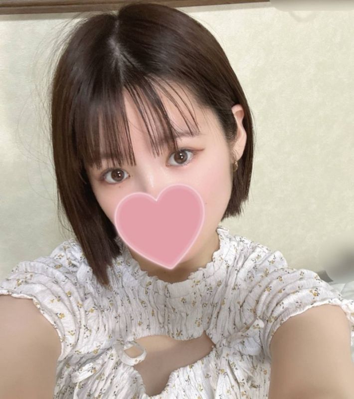 【完全素人＆首次拍攝】可愛且害羞的青澀19歲！面對強勢攻勢毫無抵抗，順勢體驗人生首次中出修幹♡附特典