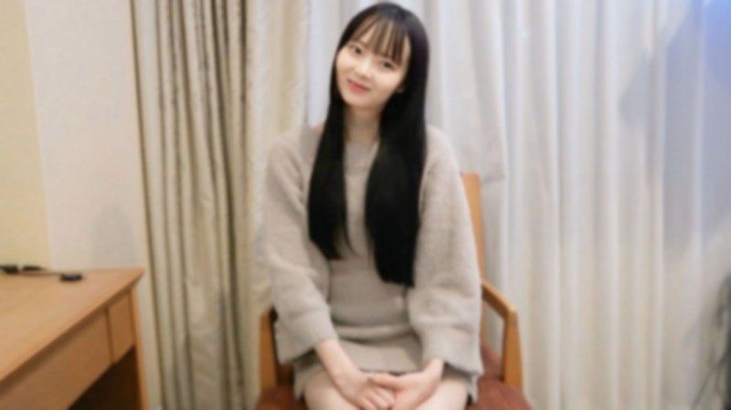 【無碼】(極)清純系纖細美腿美女！超小臉且擁有絲滑美黑髮，人生第一次吞精⤴視覺效果美到極致，天然髮質也最棒！吞精內射 ※附特典高畫質