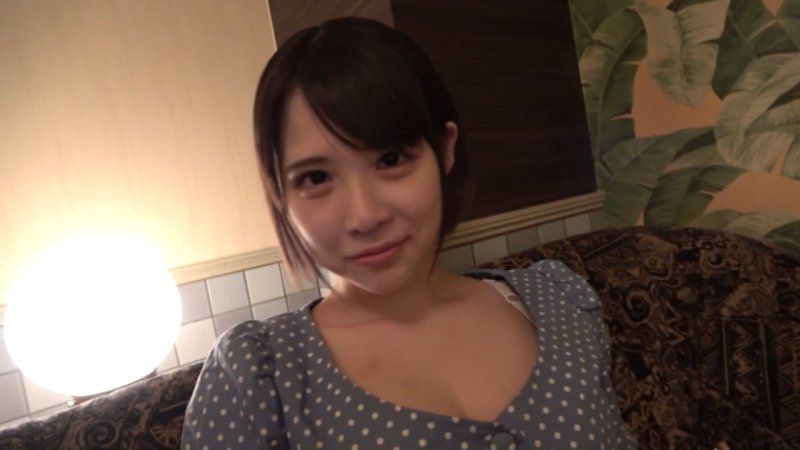抬起腰肢抽搐著說「好舒服」在交友APP上找到的可愛妹妹！最後甚至央求要中出♡